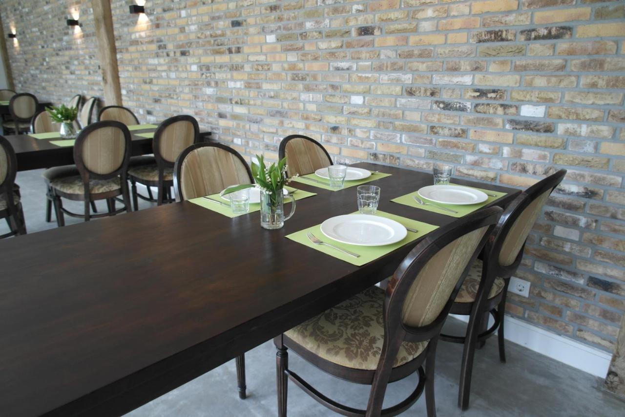 B&B Groepsaccommodatie De Pastorie Lage Mierde Экстерьер фото