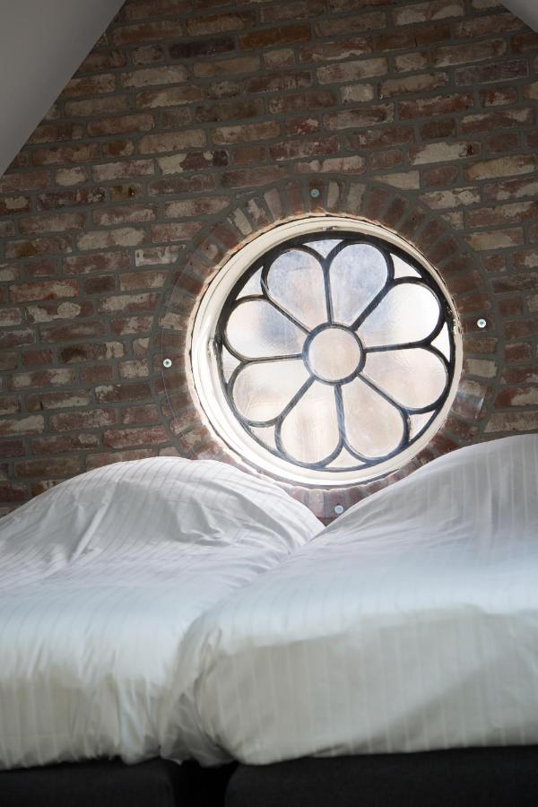 B&B Groepsaccommodatie De Pastorie Lage Mierde Экстерьер фото