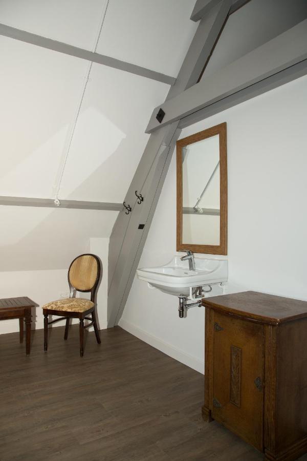 B&B Groepsaccommodatie De Pastorie Lage Mierde Экстерьер фото